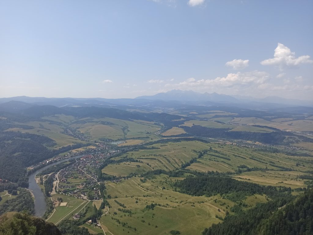 Widok na Tatry z Trzech Koron.